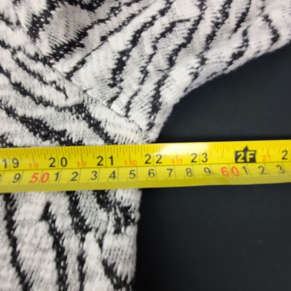 Zac & Rachel Black & Cream Knit Top. Long Sleeve Sz PL. - Picture 8 of 12